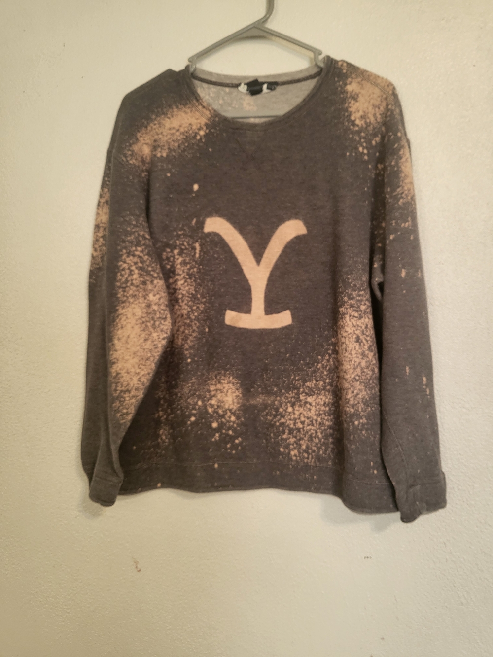Bleached Gray Crew Neck Sweatshirt with Tan Graphic
